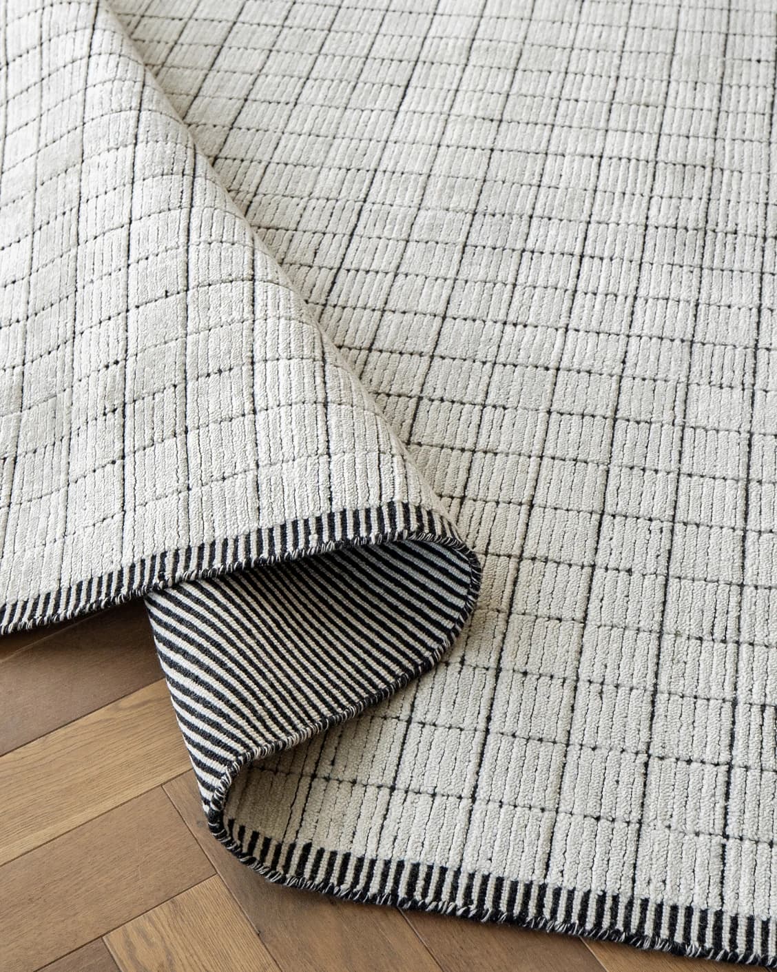Taylor Bianca carpet in black and white, shown in a product close-up as image 11