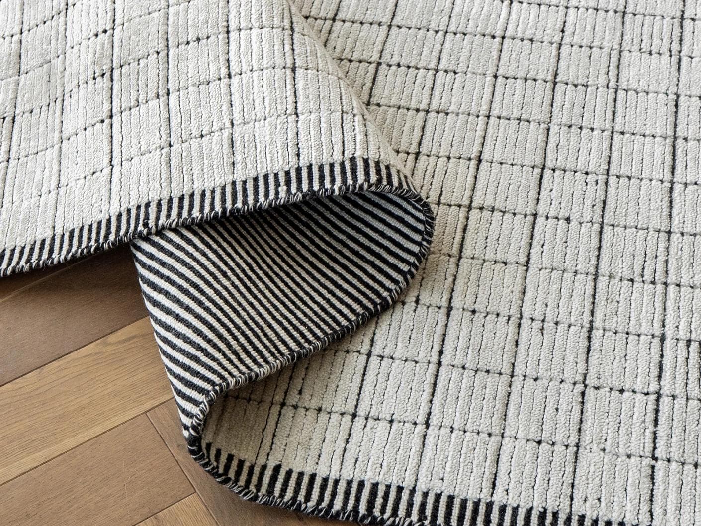 Taylor Bianca carpet in black and white, shown in a product close-up as image 11