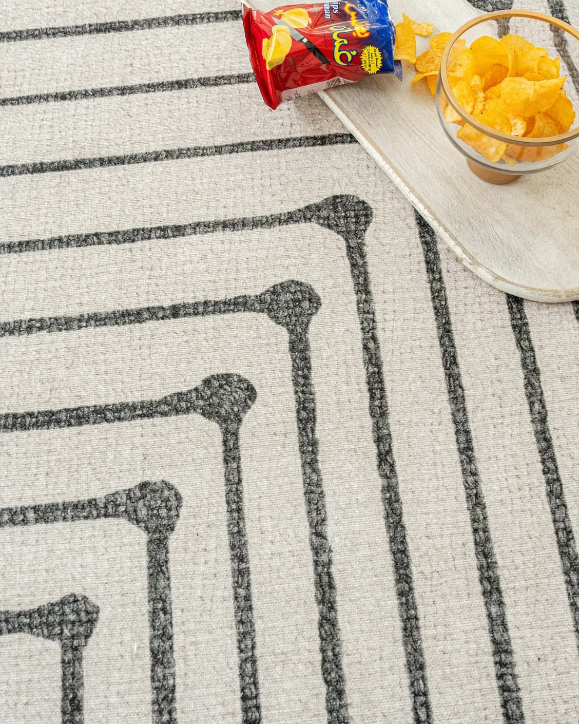 Vince Bianca carpet in black and white, shown in a product close-up as image 15