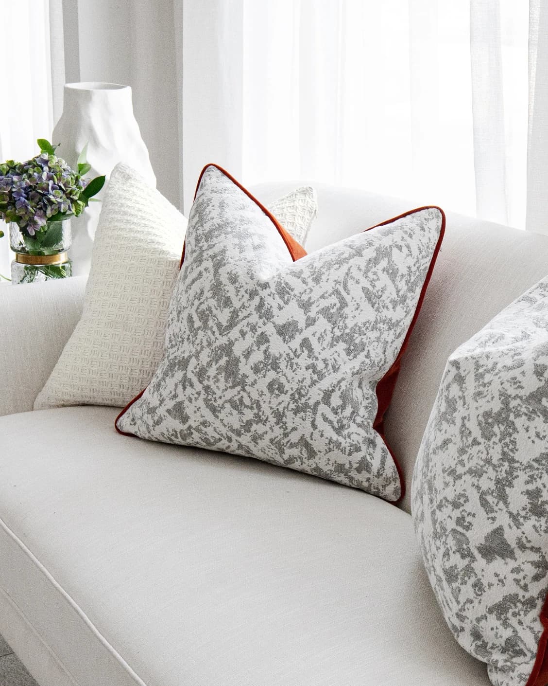 Vivien Bundle bundle - indoor in white and silver, shown in a lifestyle right view as image 3