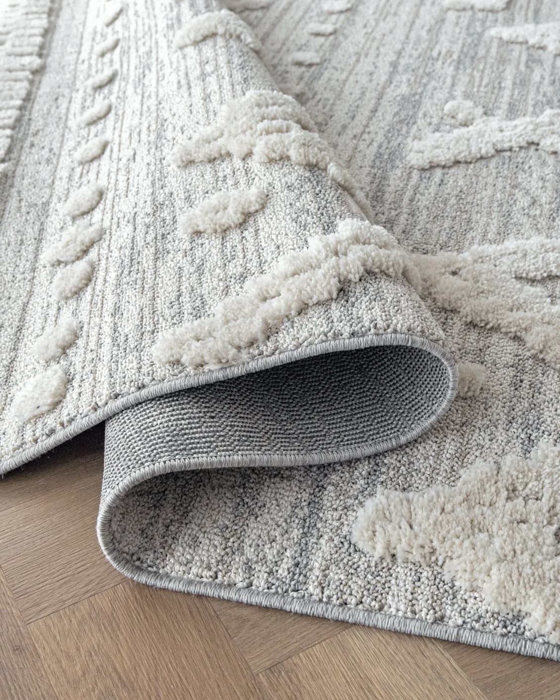 Zahra Snow carpet in grey and off white, shown in a product close-up as image 11