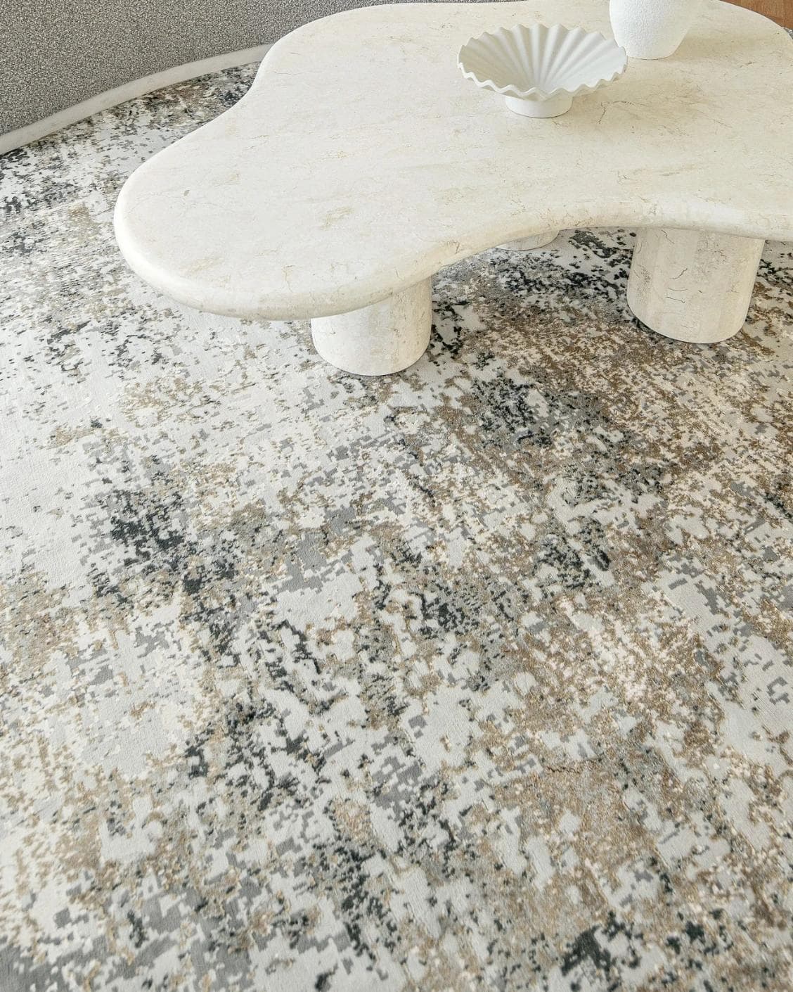 Jay Haywoods Runners carpet in grey, shown in a lifestyle close-up as image 4