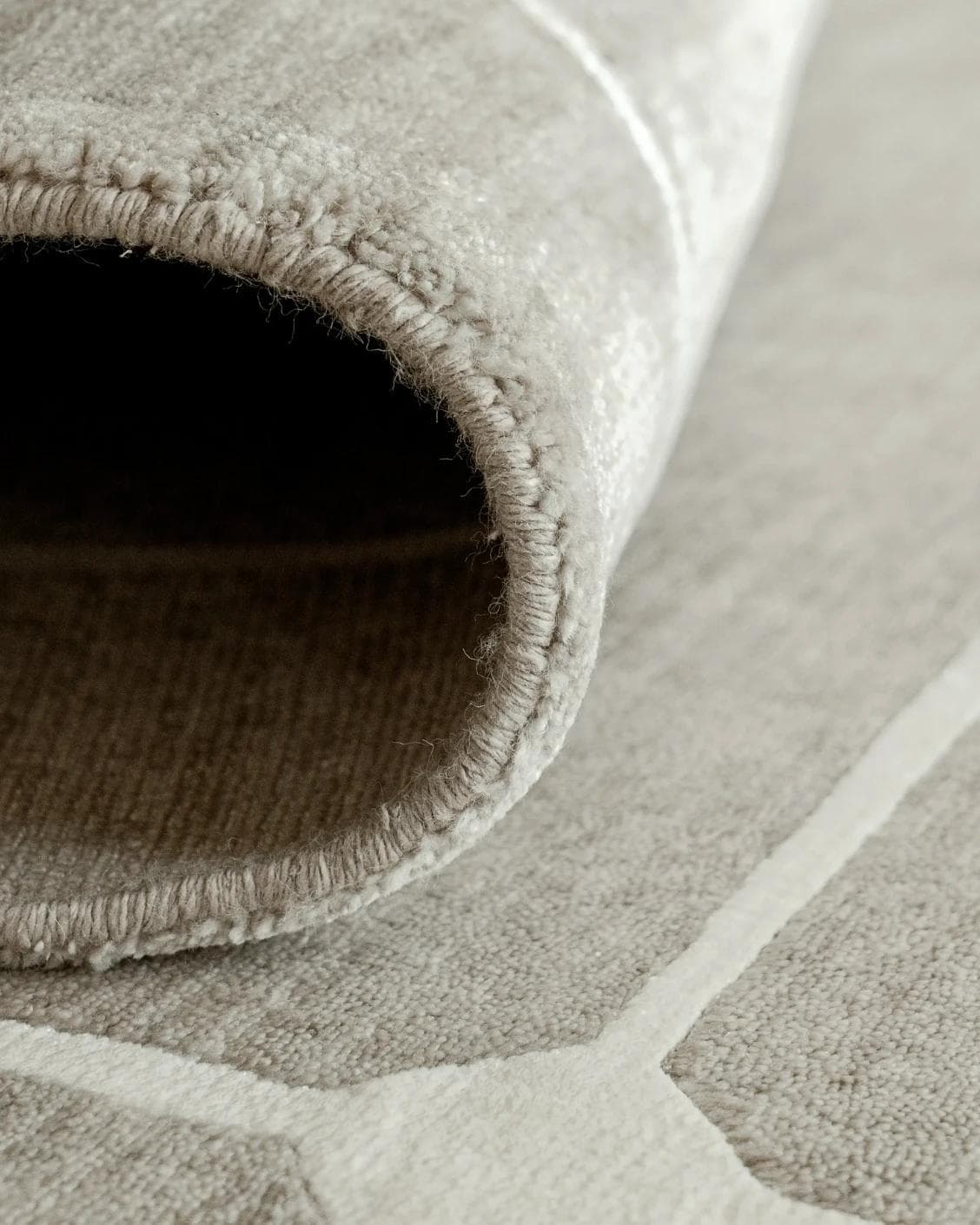 Justin Dune Runners carpet in grey, shown in a product close-up as image 11