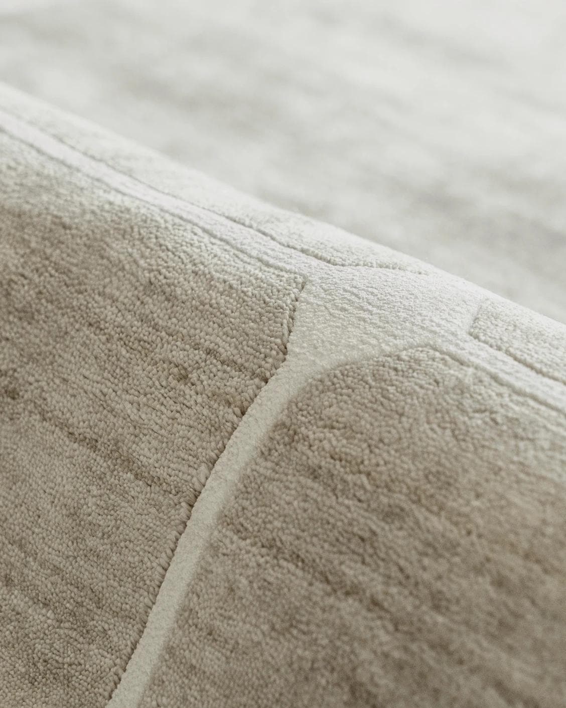 Justin Dune Runners carpet in grey, shown in a product close-up as image 12