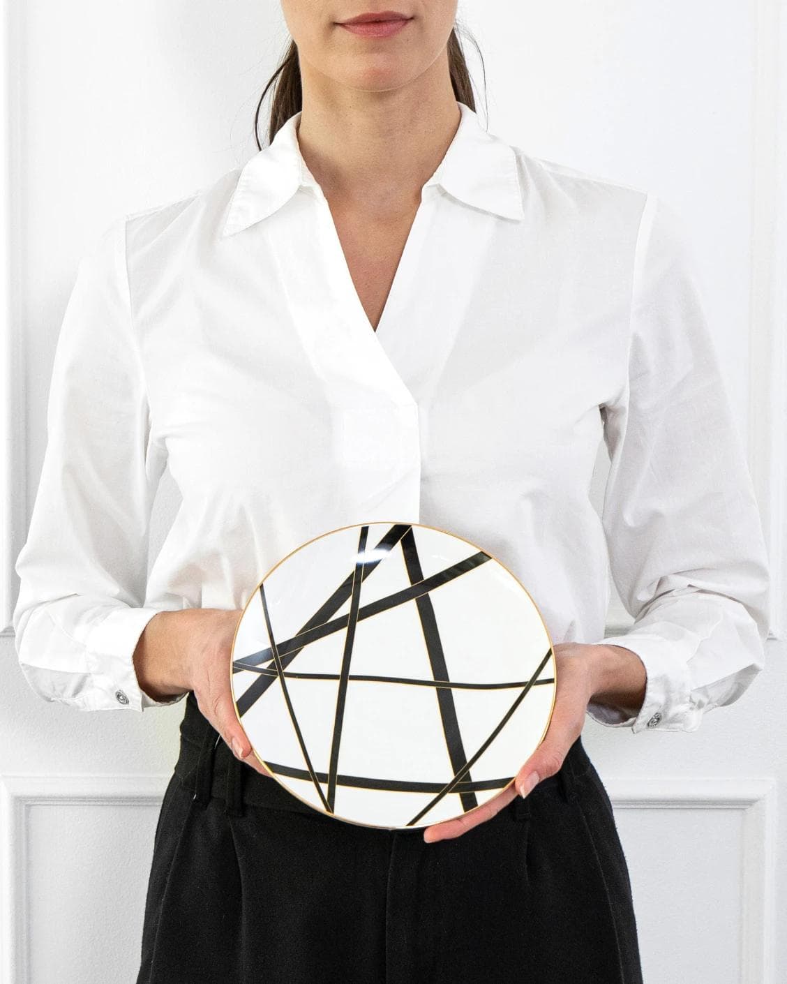 Leanna Viktoria plates in white, black and gold, shown in a product front view as image 8