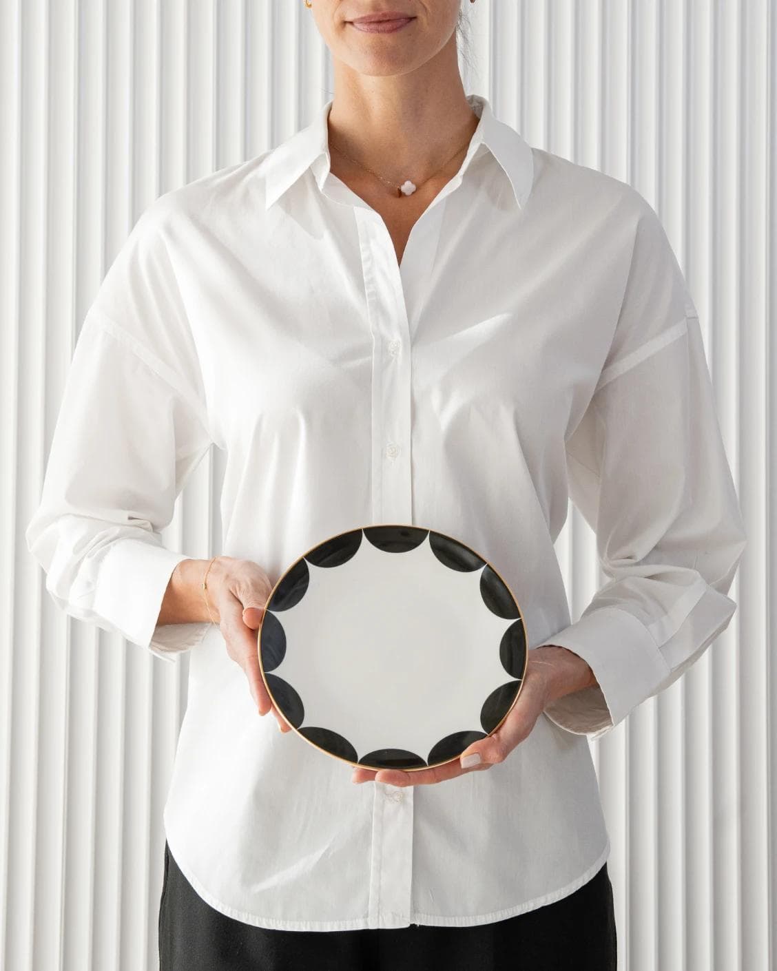 Malikka Viktoria plates in black and white, shown in a product front view as image 11