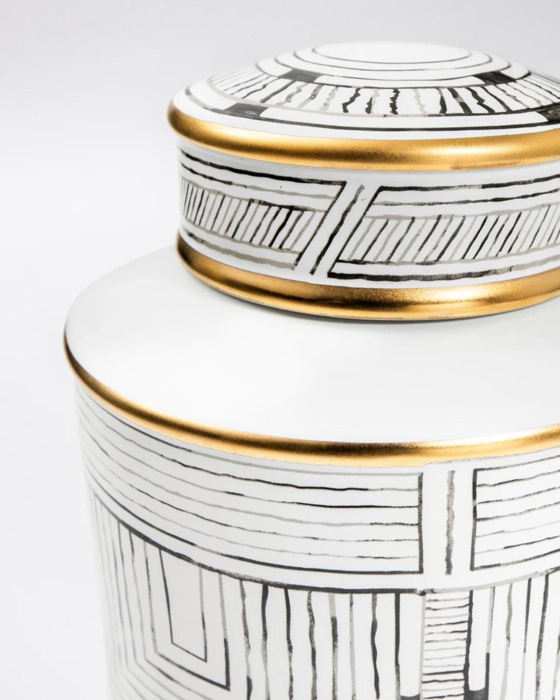 Maze Arneson II canisters in black and white, shown in a product front view as image 9