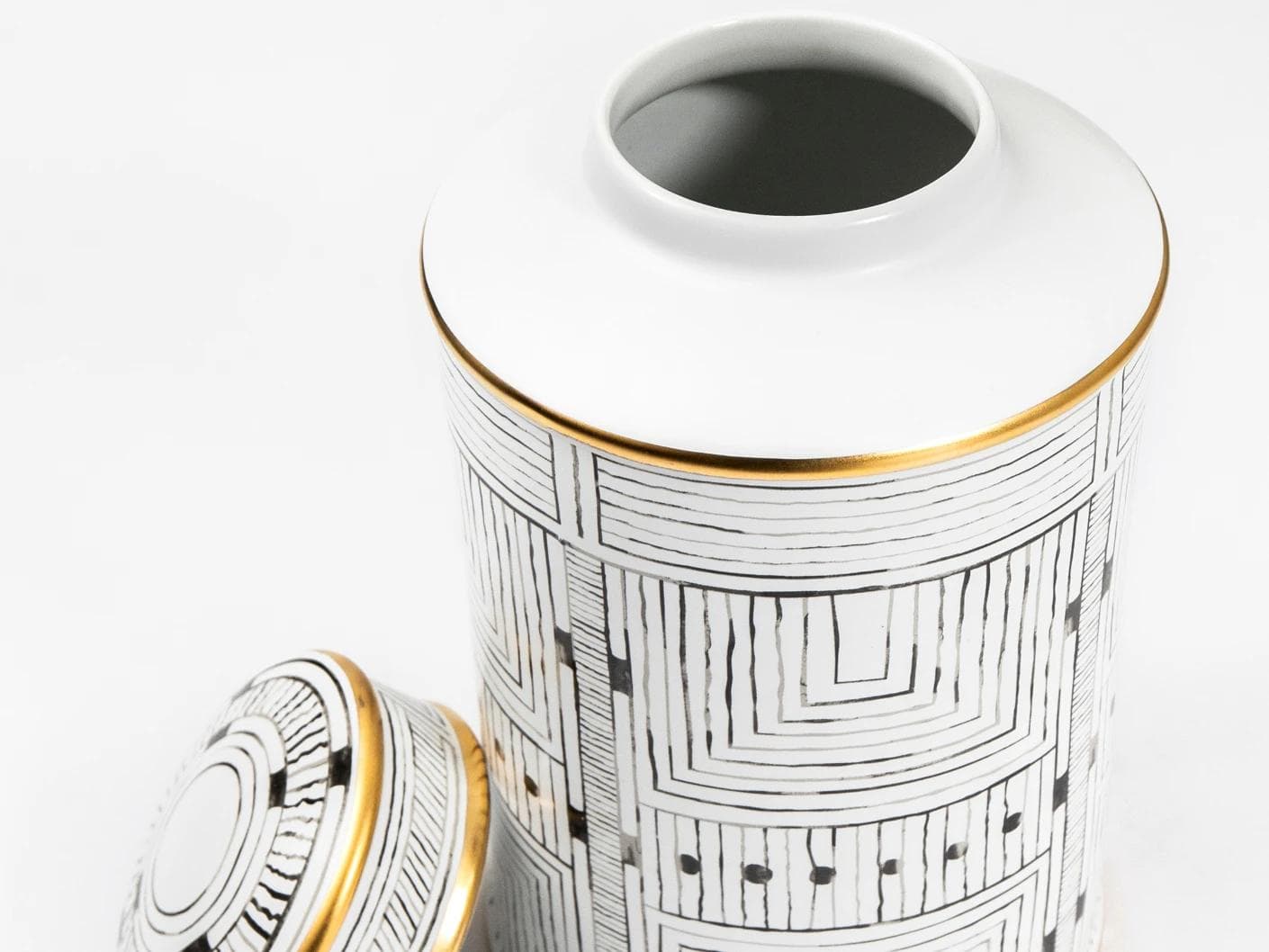 Maze Arneson II canisters in black and white, shown in a product top view as image 10