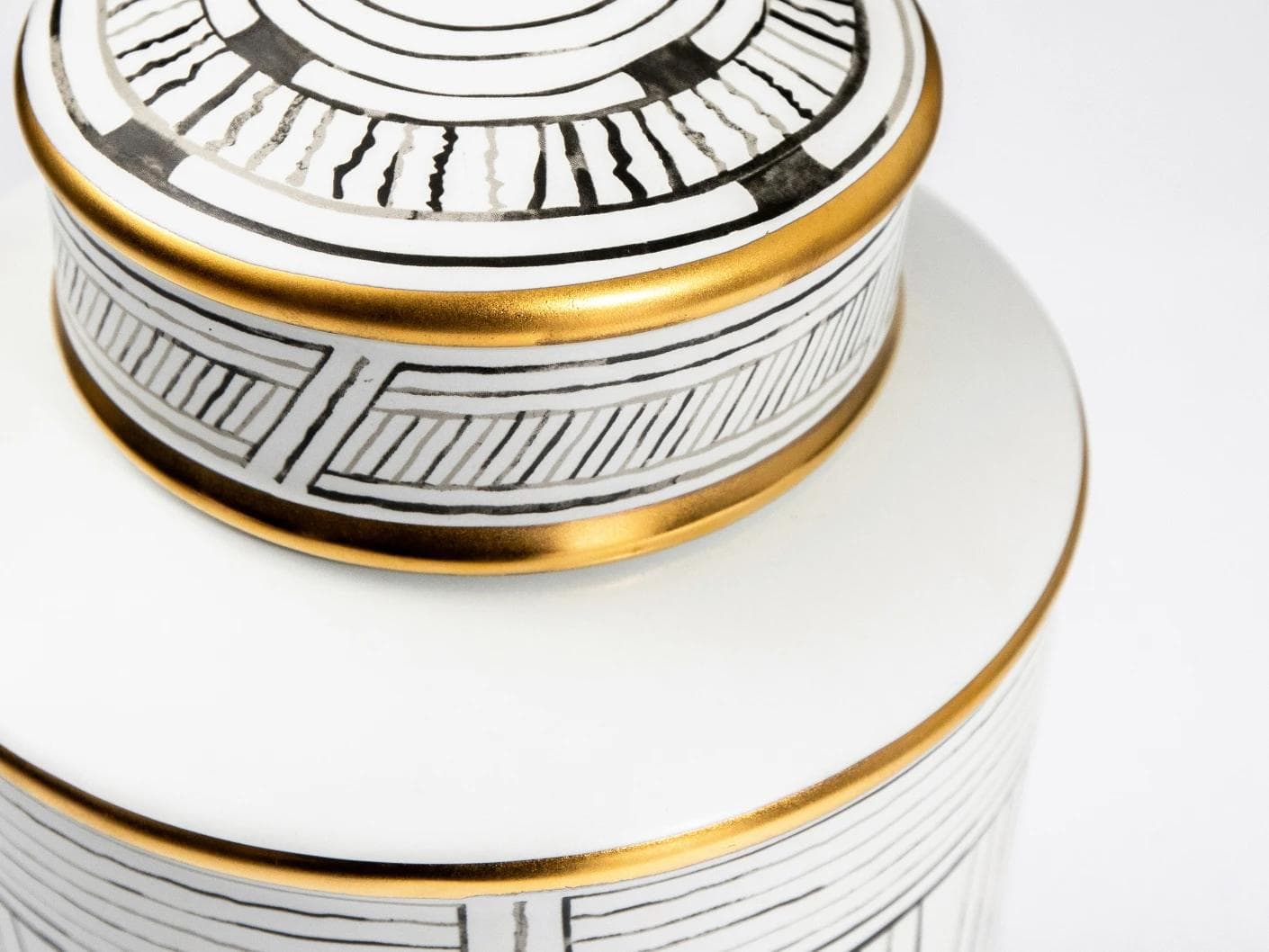 Maze Arneson II canisters in black and white, shown in a product top view as image 11