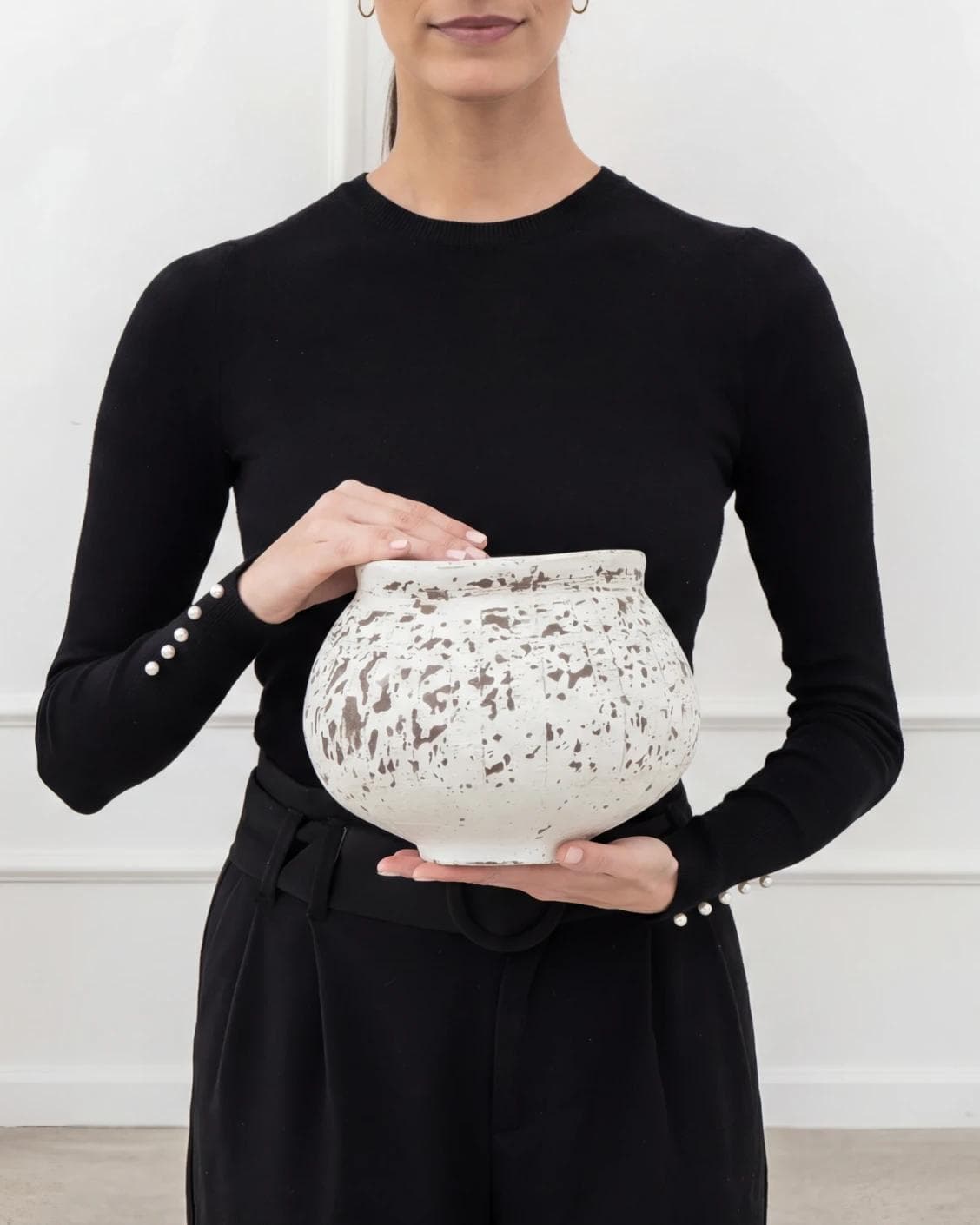 Miraflora Arneson vases in white and grey, shown in a product front view as image 9
