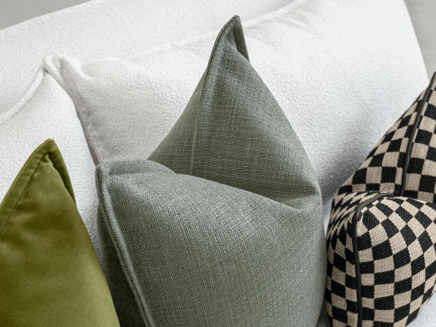Onyx Bundle cushion, shown in a product top view as image 7