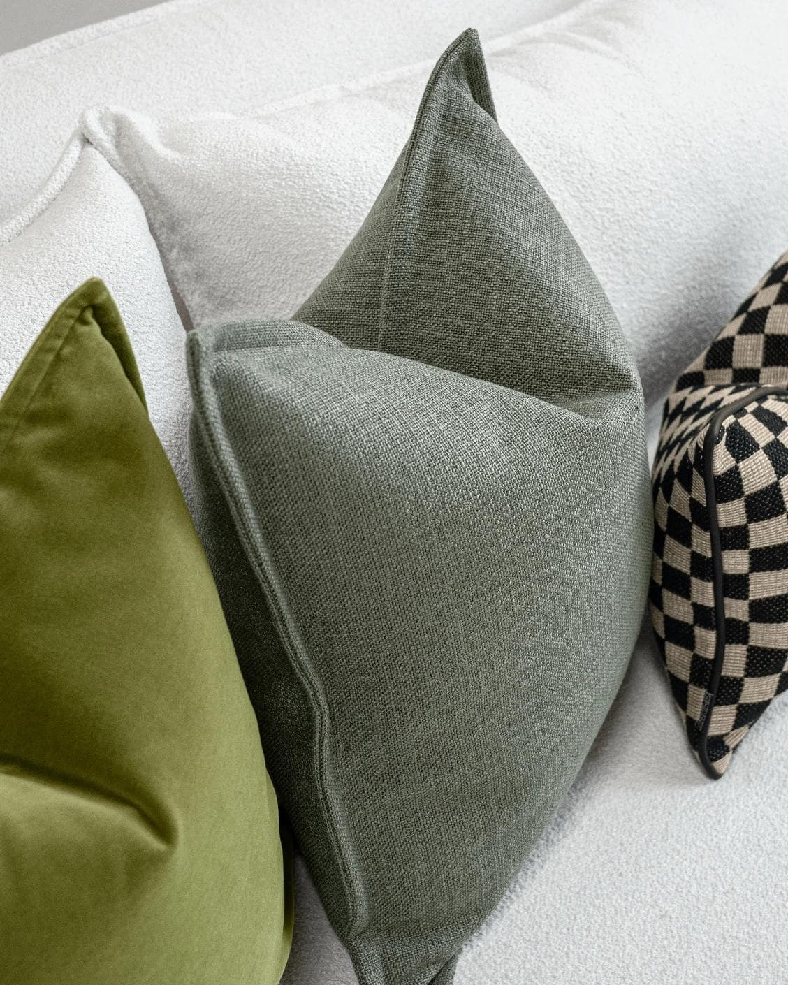 Onyx Bundle cushion, shown in a product top view as image 7