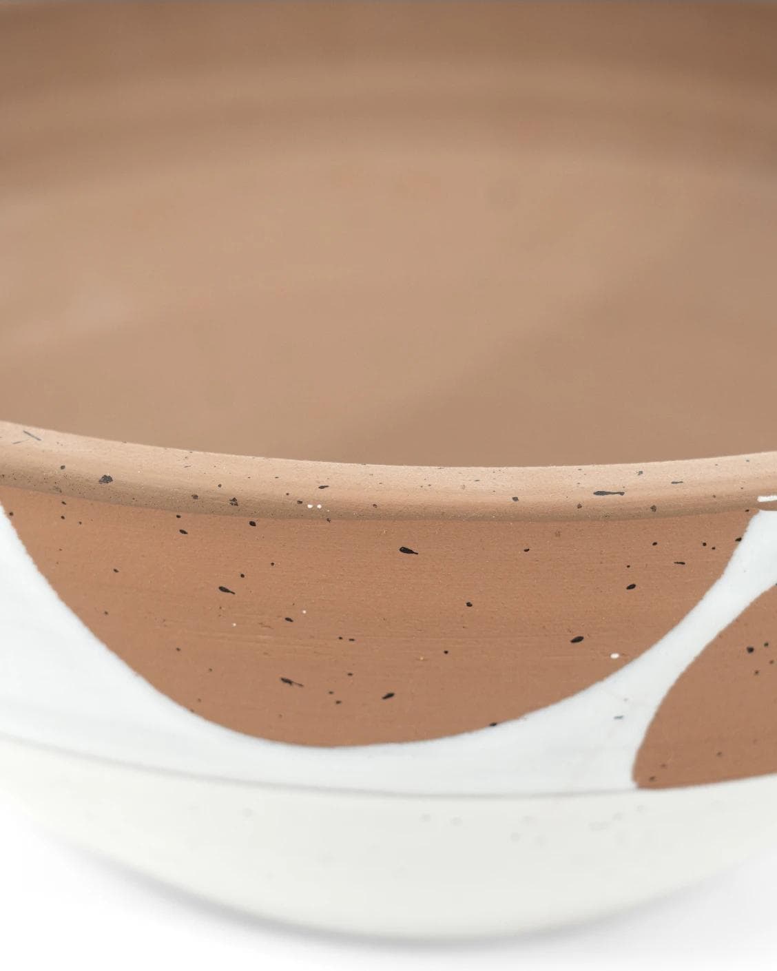 Oris Terra bowls in soft ivory, beige and white, shown in a product close-up top view as image 7