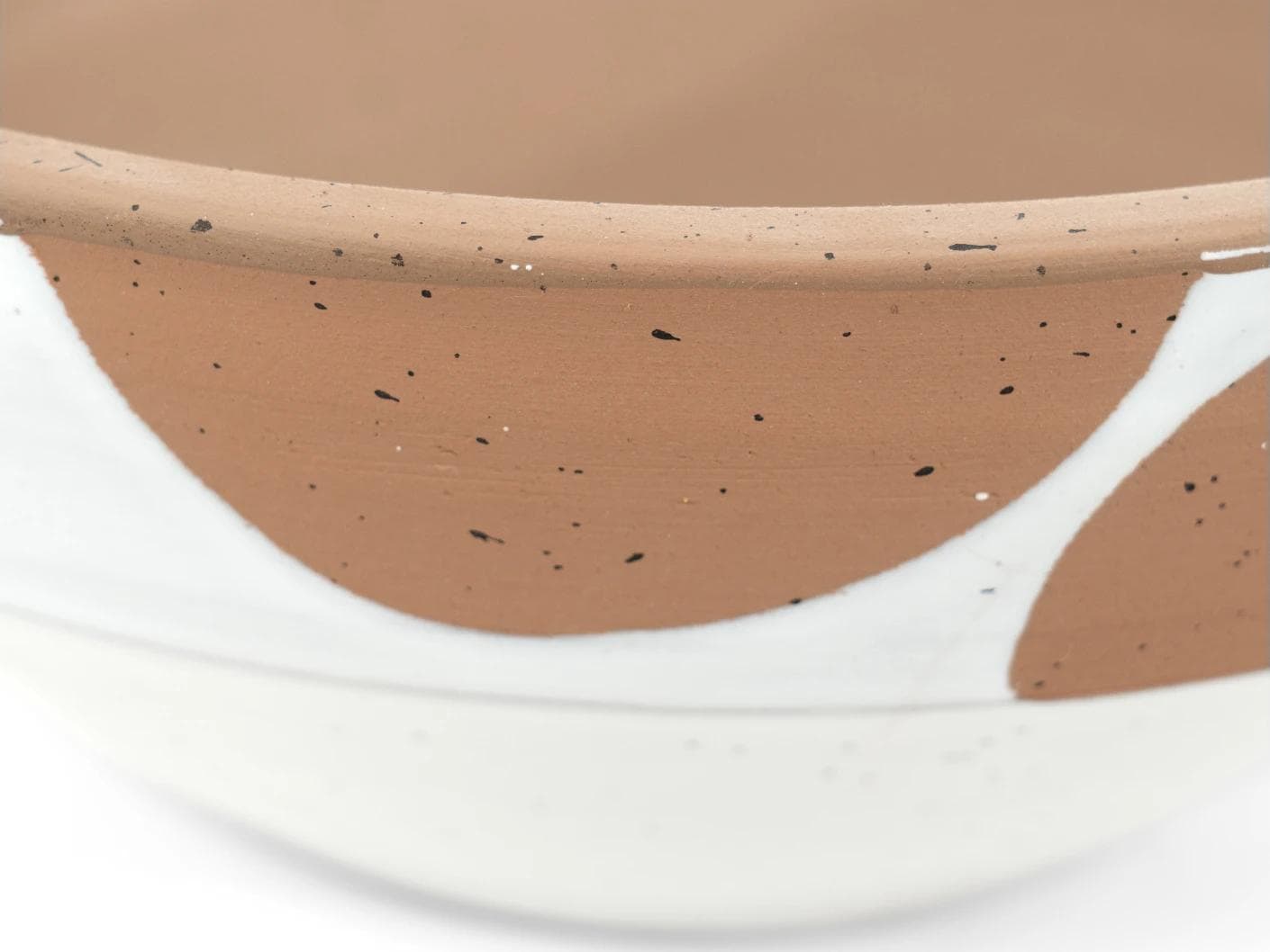 Oris Terra bowls in soft ivory, beige and white, shown in a product close-up top view as image 7