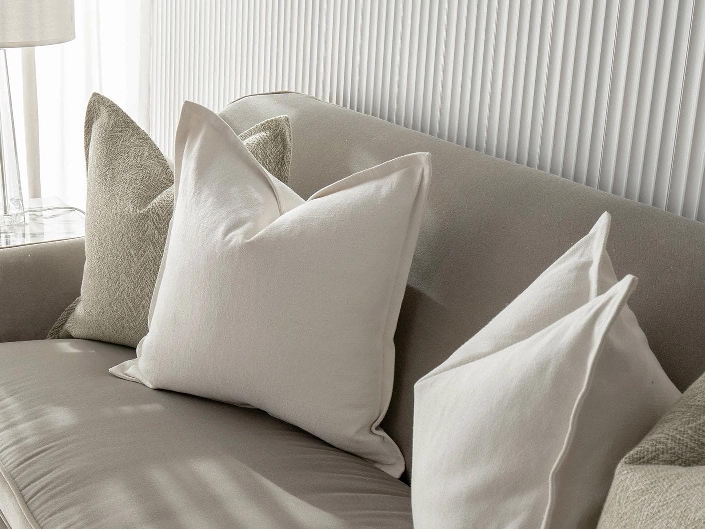 Matteo Bundle bundle - indoor in white and beige, shown in a lifestyle right view as image 3