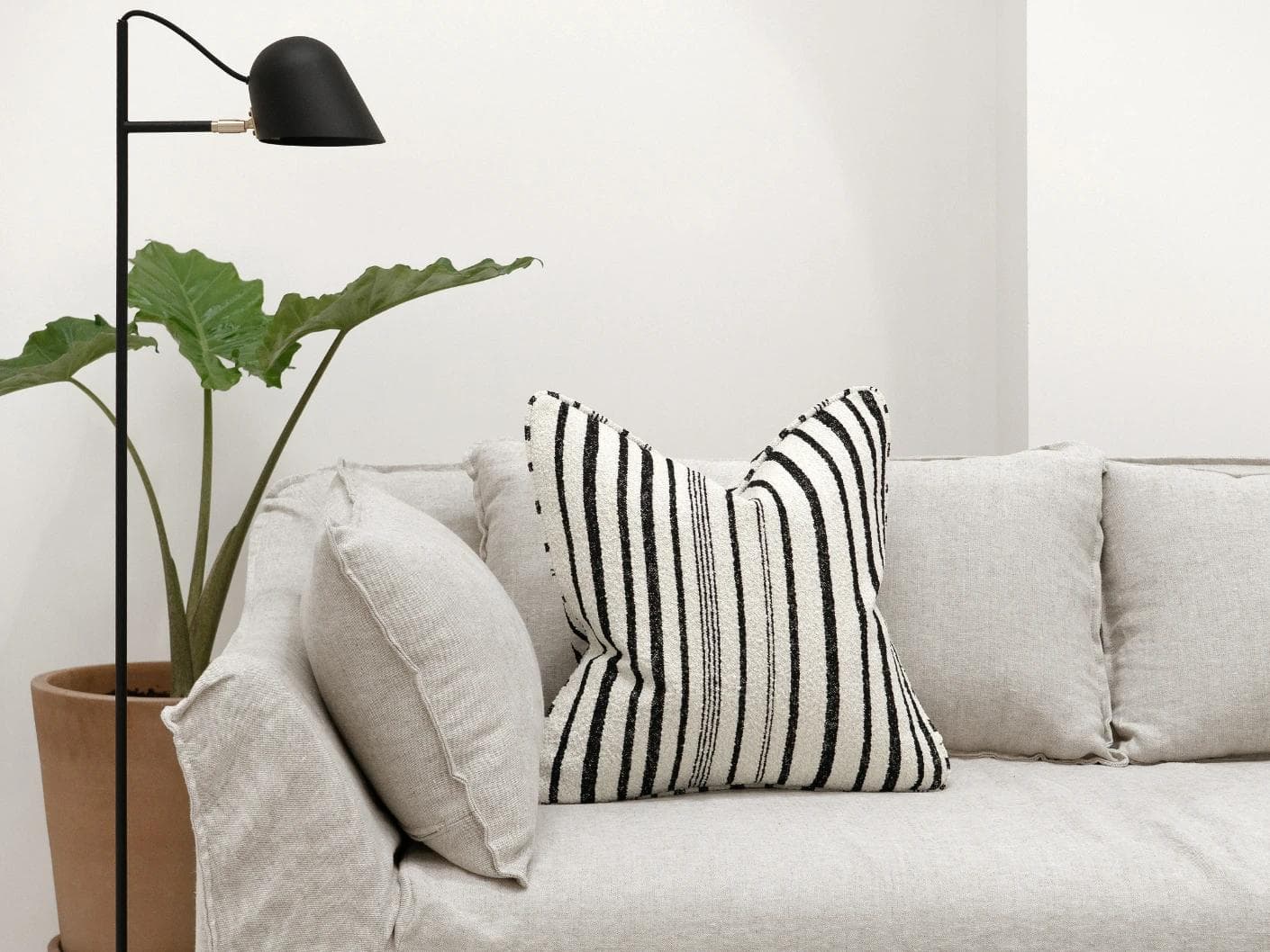 Raya Steele single - indoor in ivory and charcoal, shown in a lifestyle front view as image 3