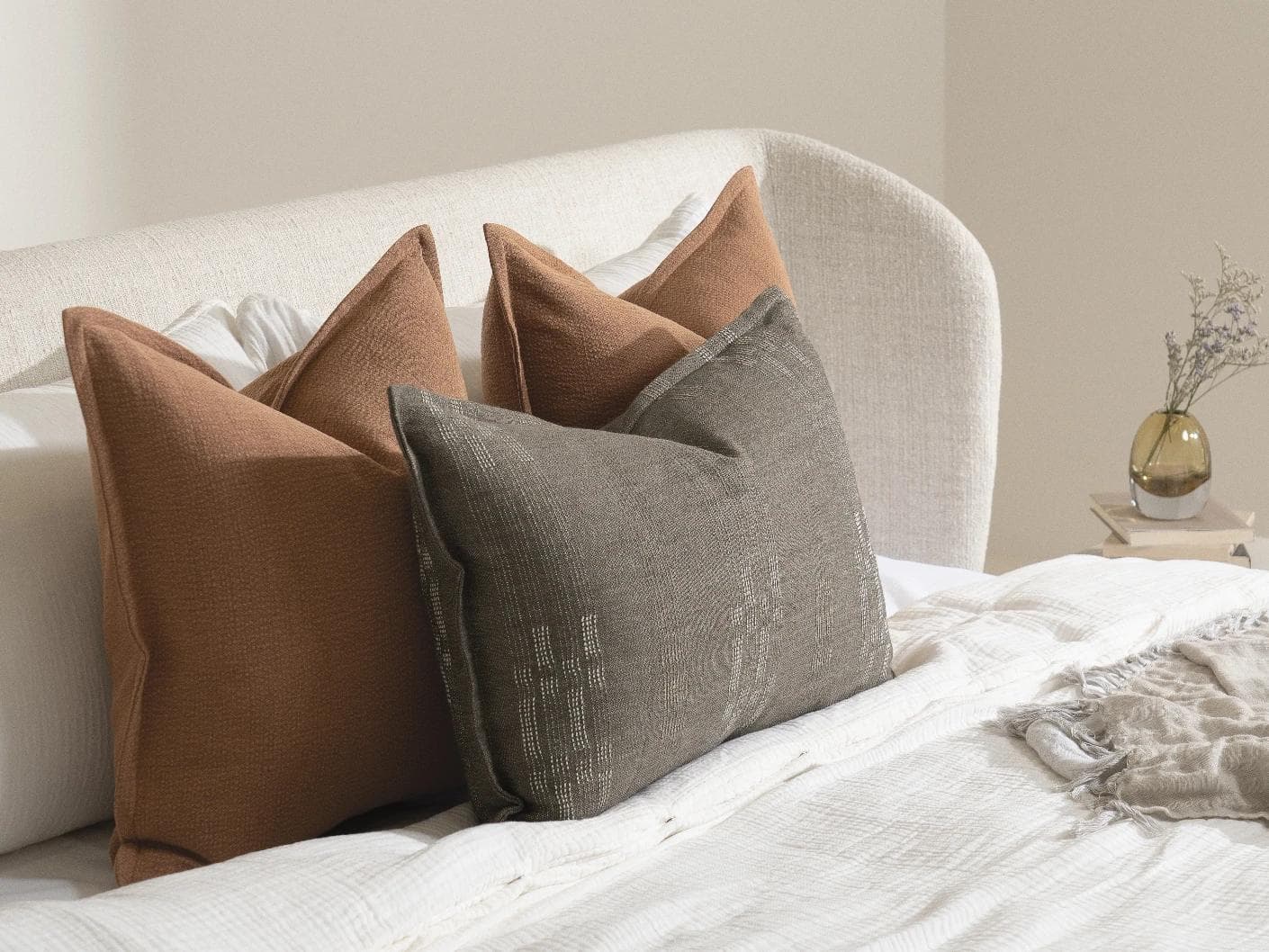 Rayan Bundle bundle - indoor in rust, shown in a lifestyle left view as image 2