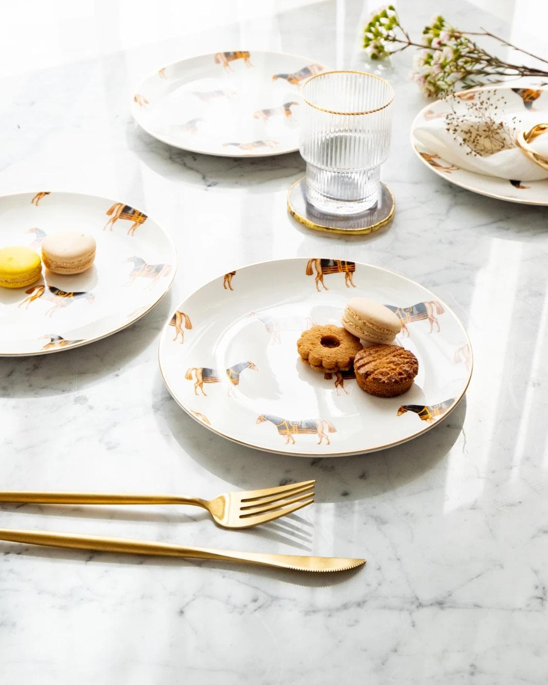 Sabina Viktoria plates in white, shown in a lifestyle front view as image 2