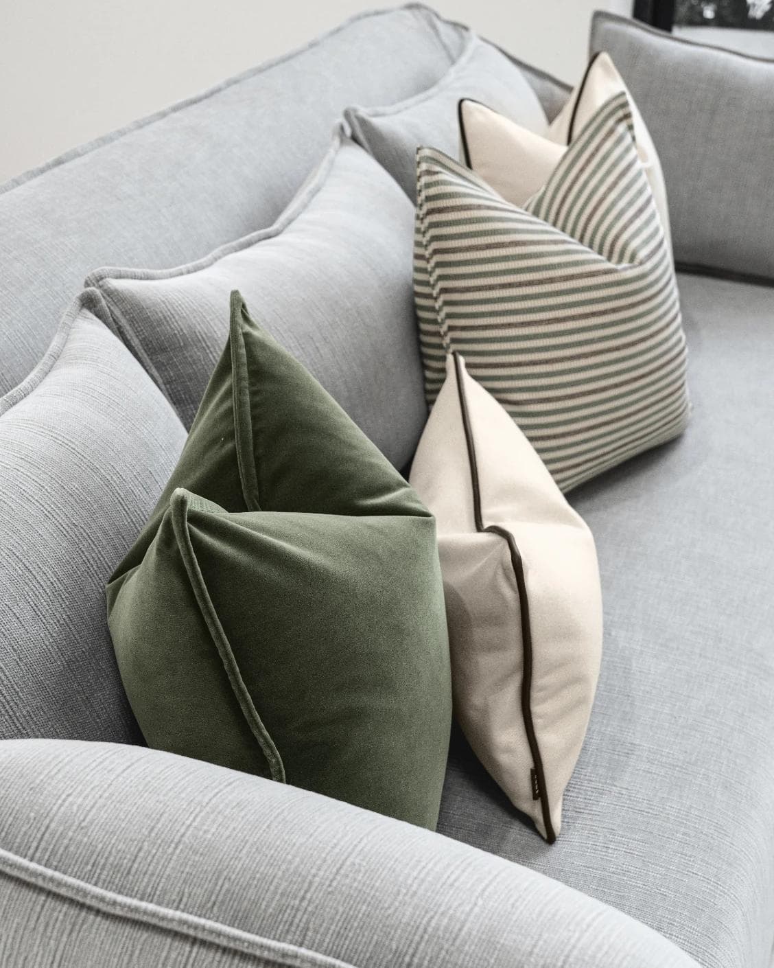 Sanyuktha Bundle cushion, shown in a product front view as image video image