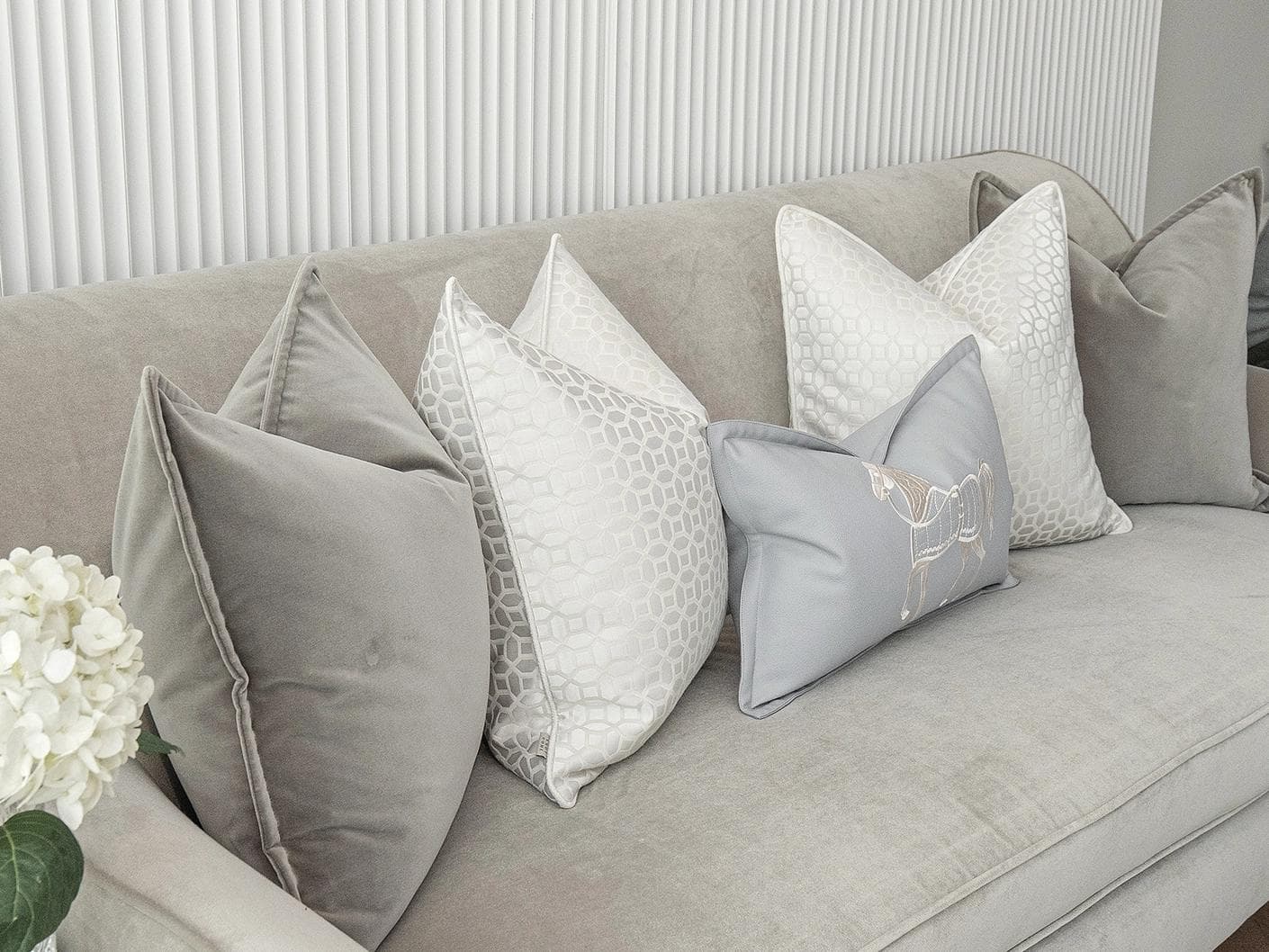 Lorenzo Bundle bundle - indoor in grey, white and blue, shown in a lifestyle left view as image 3