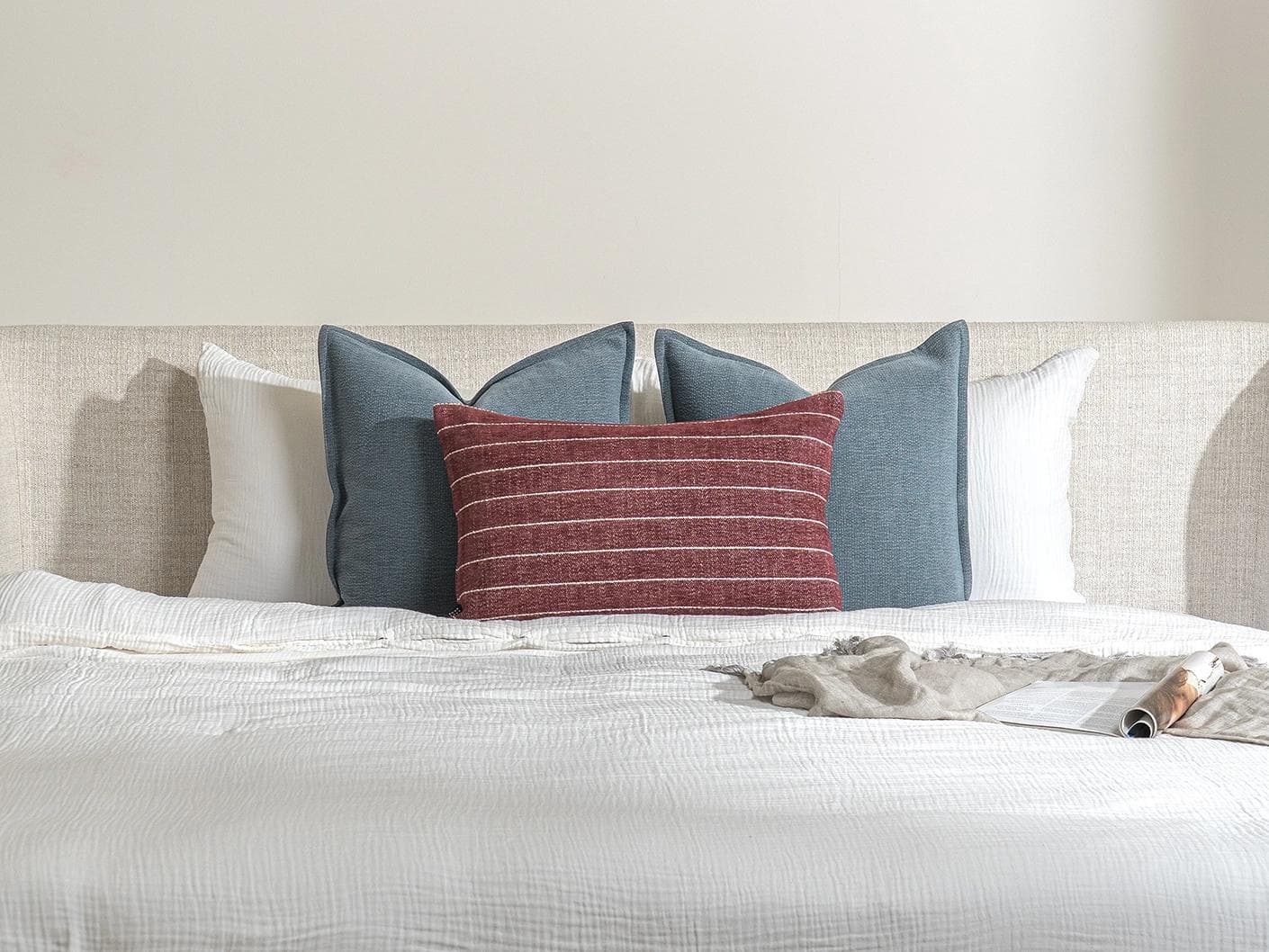 Syed Bundle bundle - indoor in blue and red, shown in a lifestyle front view as image 2