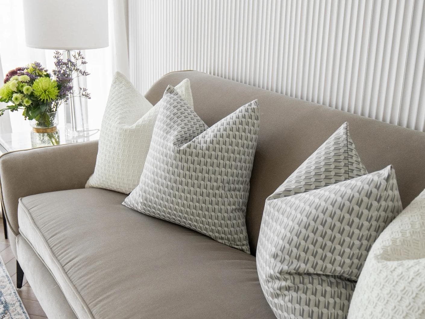 Therese Bundle bundle - indoor in white and silver, shown in a lifestyle right view as image 3