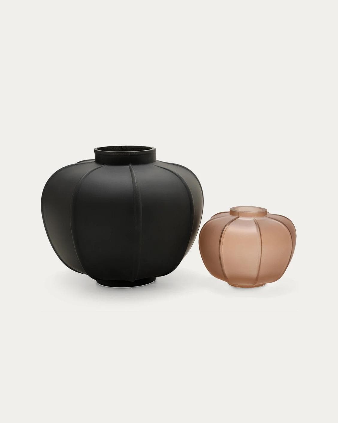 Valeria Storms Bundle vases in black, shown in a product front view as image 1
