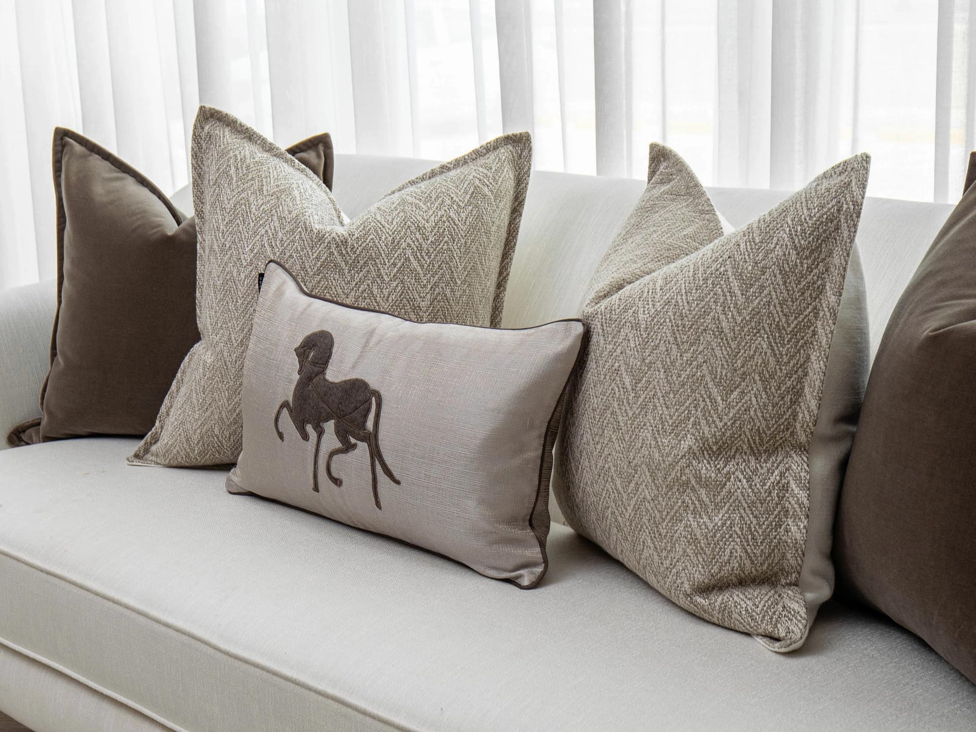 Gracia Bundle bundle - indoor in brown, shown in a product right view as image 3