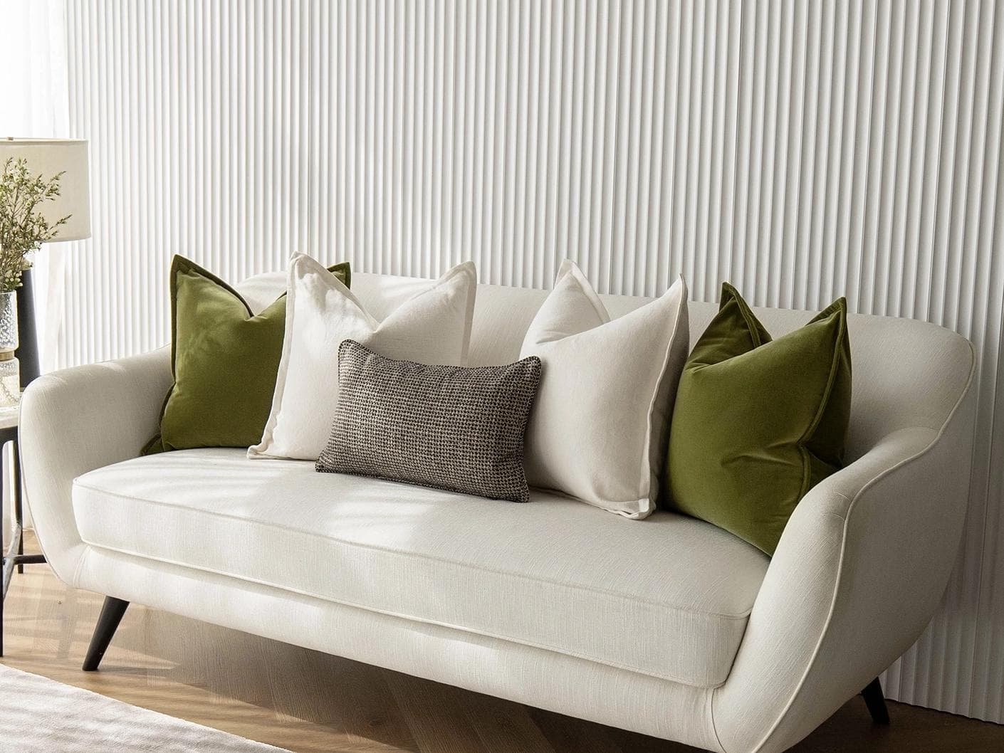 Oona Bundle bundle - indoor in white, green and black, shown in a lifestyle right view as image 2