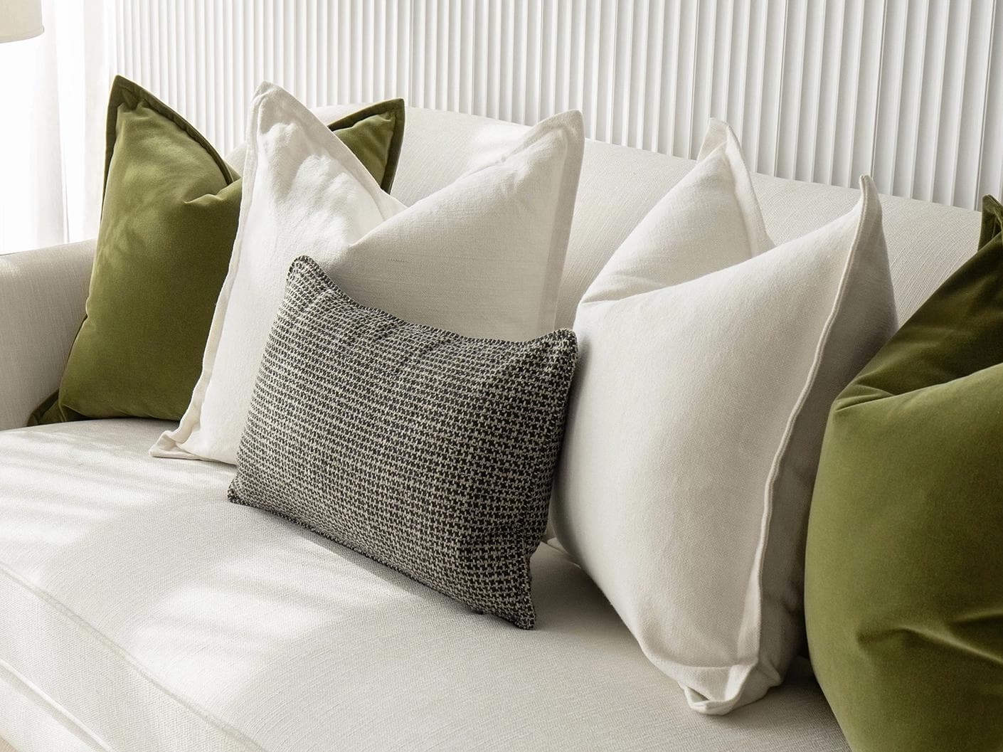 Oona Bundle bundle - indoor in white, green and black, shown in a lifestyle right view as image 3