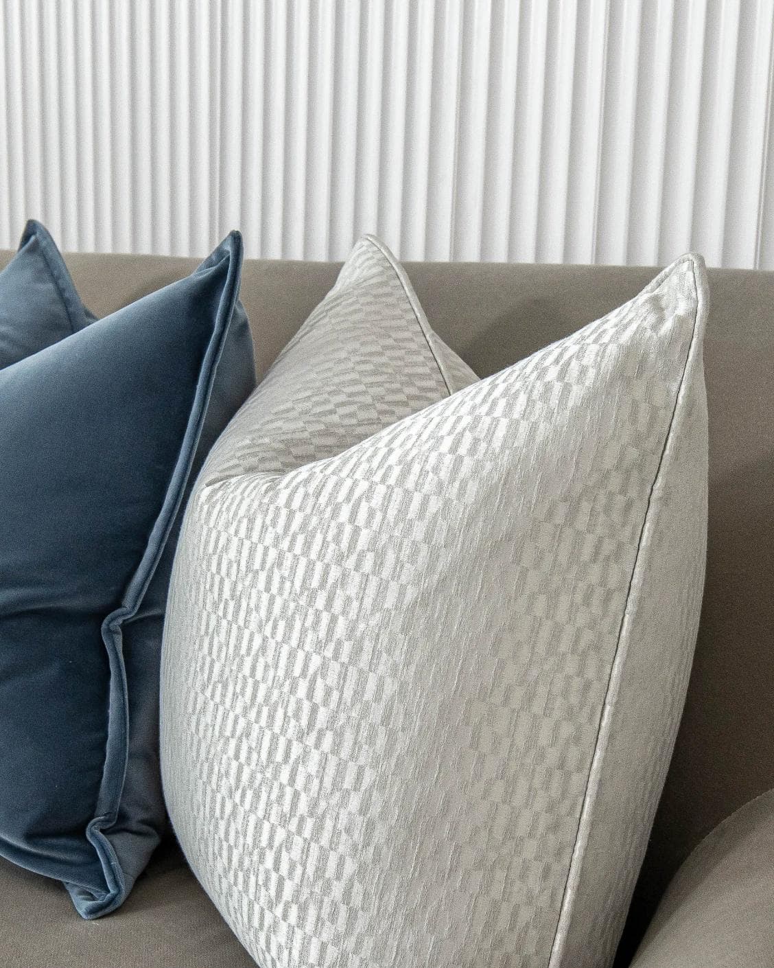 Kristal Bundle cushion in blue, silver and white, shown in a product right view as image 11