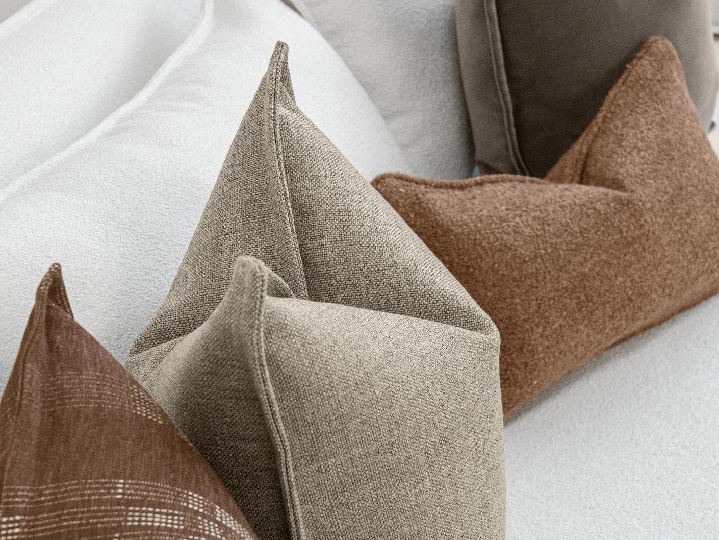 Zach Bundle bundle - indoor, shown in a product close-up left view as image 2