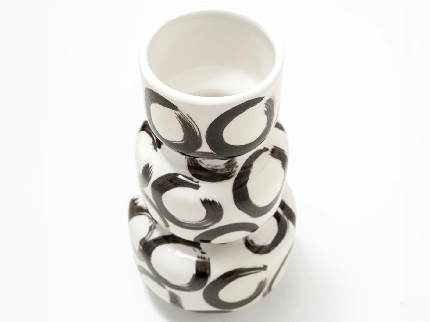 Zara Arneson vases in white and black, shown in a product top view as image 9