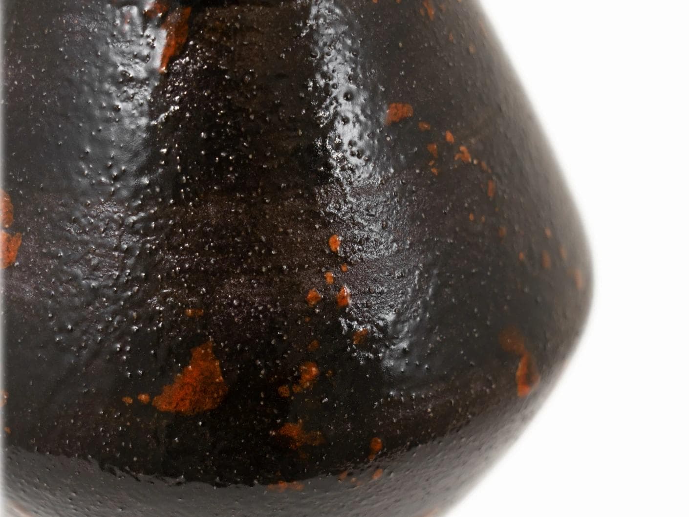 Zenith Terra I statues and sculptures in charcoal black and black, shown in a product close-up as image 7